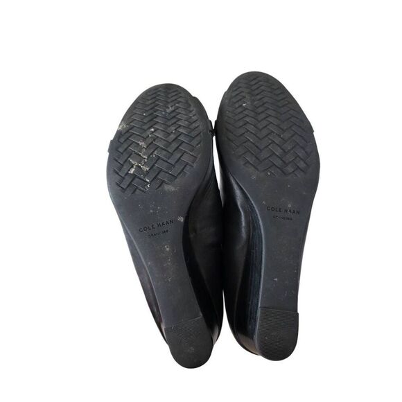 Cole Haan Peep Toe Leather Wedge Size 8.5B Black Logo Padded Footbed - Picture 8 of 8